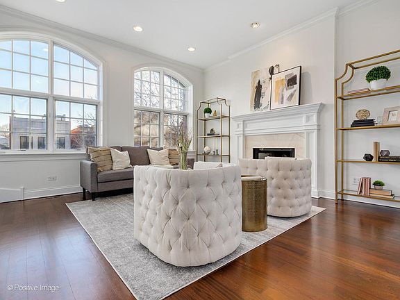 3rd image of 1718 W Superior St APT 2W