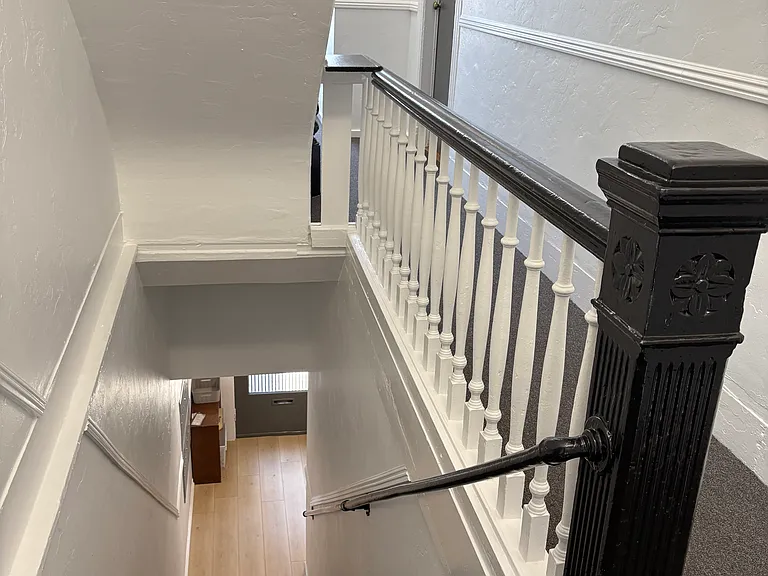 1053 Oak St #201 — Photo 15