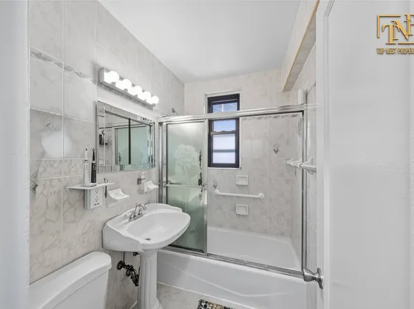 2310 Ocean Parkway image 6 of 23