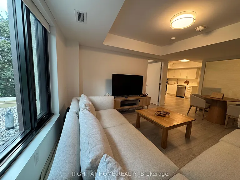 3 Strathgowan Ave #318 — Photo 12