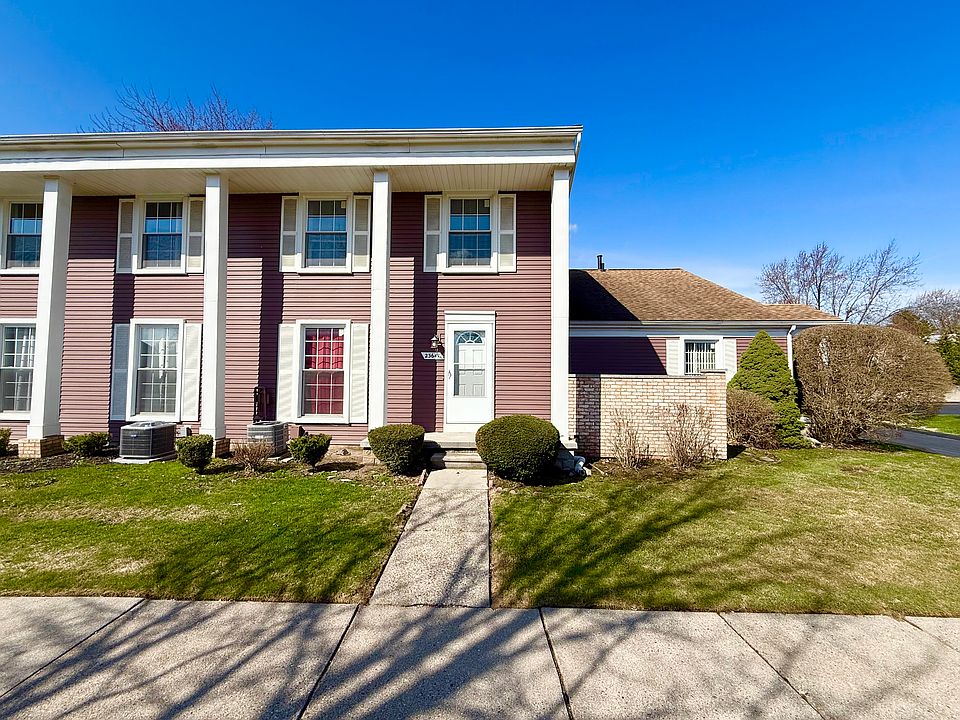 1st image of 23647 Stonehenge Blvd #11