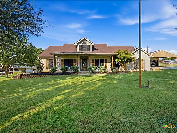 3rd image of 1413 Country Hills Dr