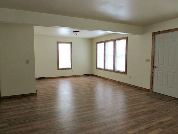 2nd image of 513 W C St