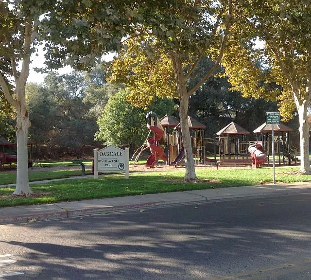 808 Boyd Dr — Photo 3