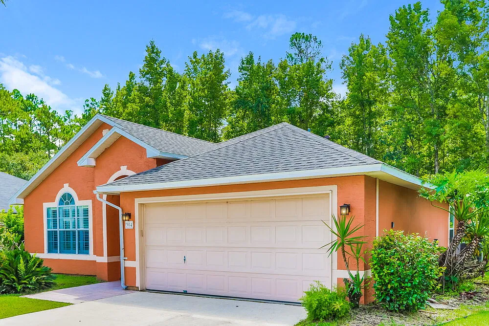 4 bed, 2.0 bath, 1925 sqft, $3,530 — Photo 4