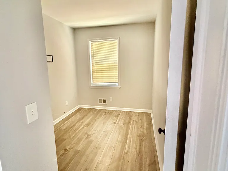 229 N Center St #1 — Photo 4