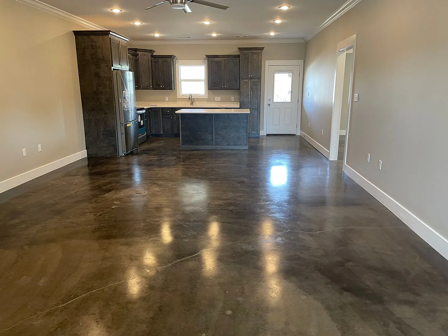 Beautiful 4 Bedroom Home — Photo 2