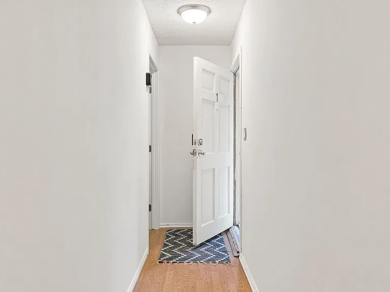 1823 Pelham Ave #1 — Photo 28
