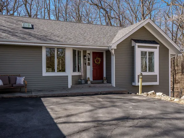 348 Indian Trl, Rockton, IL 61072