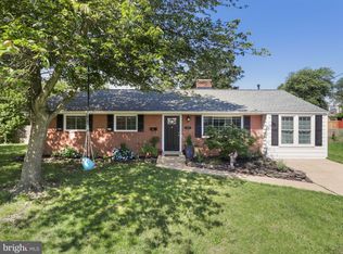 6208 Doncaster Ct, Springfield, VA 22150