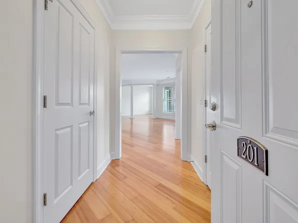 3102 W End Cir APT 201, Nashville, TN 37203