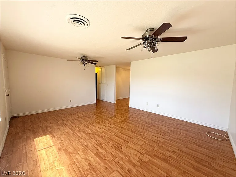 616 Greenway Rd — Photo 3
