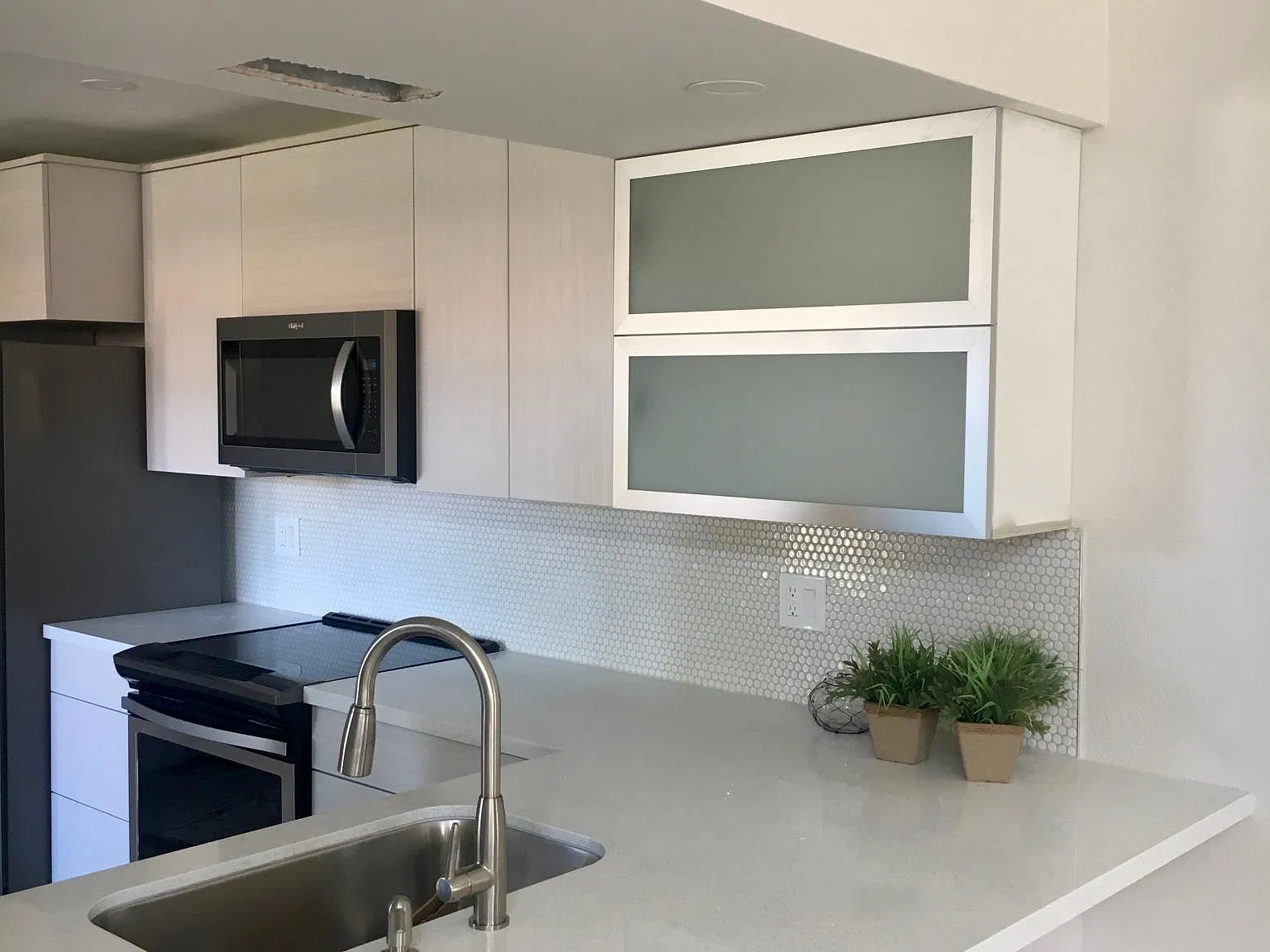 2 bed, 1100 sqft, $2,400 — Photo 3