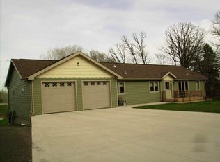 317 Oak Hills Dr, Detroit Lakes, MN 56501