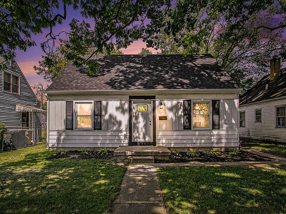 2105 Elwood Ave