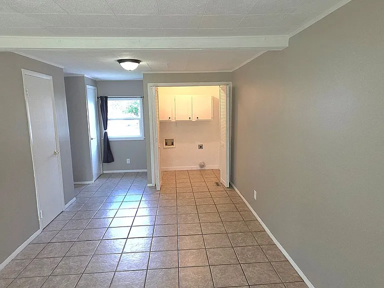 1452 E Nora St — Photo 8