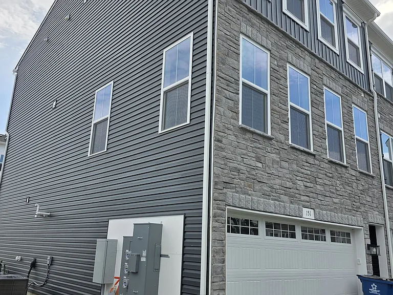 8 Weldon Way — Photo 1