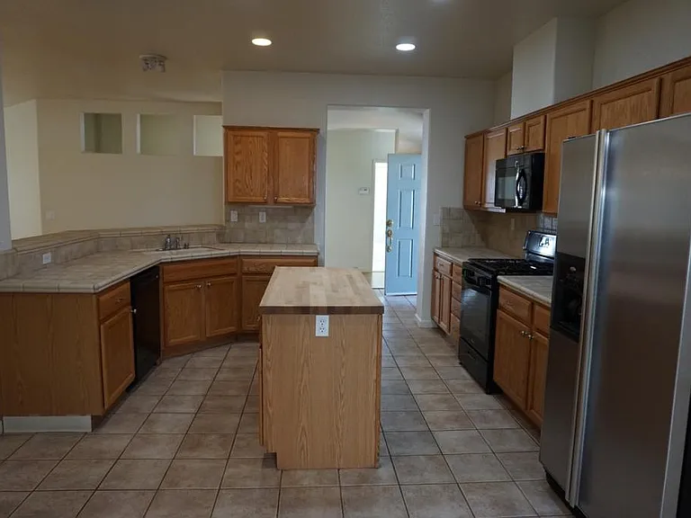 3526 San Francisco St — Photo 6