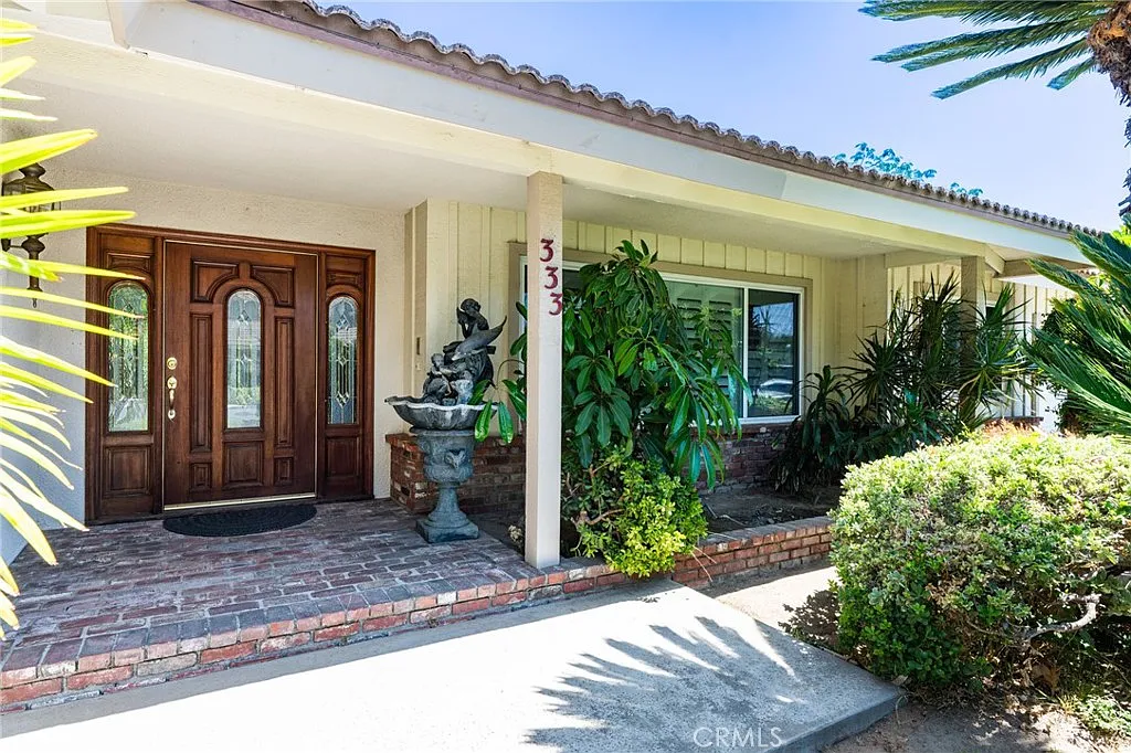 3 bed, 2766 sqft, $6,300 — Photo 4