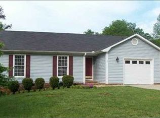 14 Chinaberry Ln, Simpsonville, SC 29680