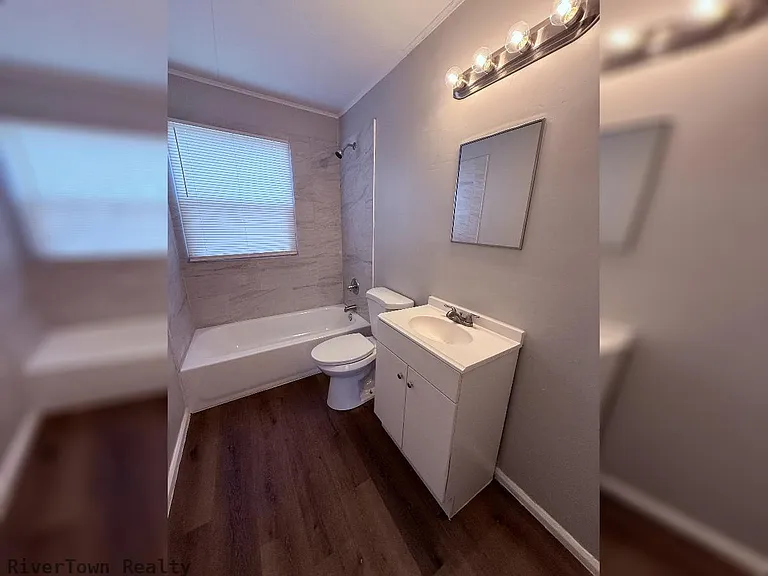3300 Baskin St — Photo 3