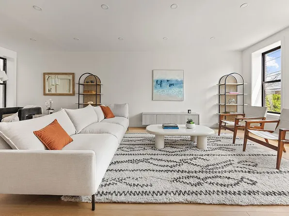 27 Van Dam St, Brooklyn, NY 11222