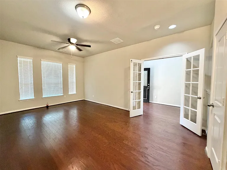 8002 Mesquite Hill Ln — Photo 5
