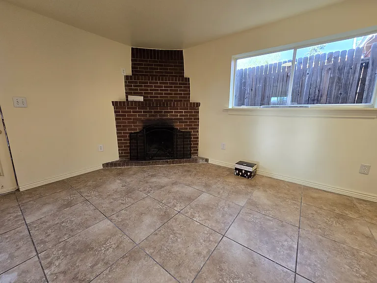 1017 Hickox St #B — Photo 4