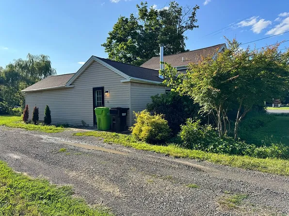 3223 Amber Rd, Marcellus, NY 13108