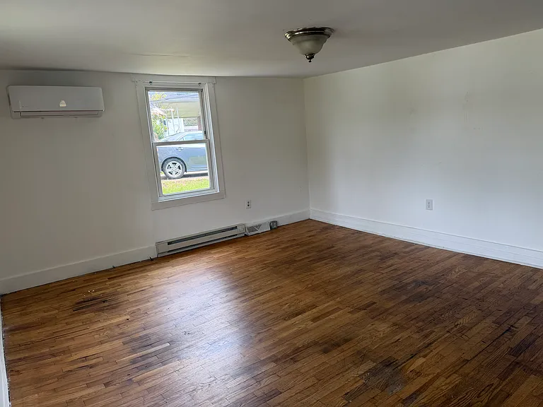 636 Lee St — Photo 5