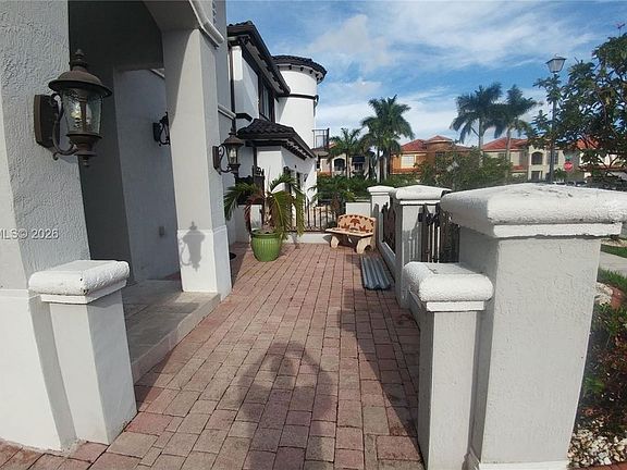 5th image of 15387 SW 21st Ln Unit 1