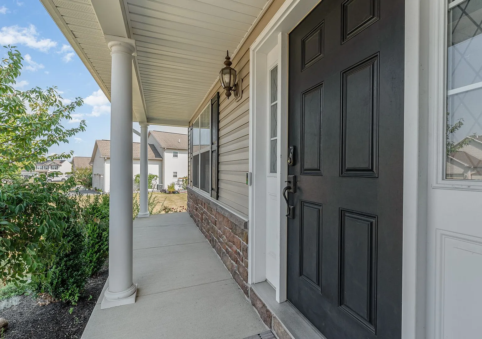 *Coming Soon* Welcome To This Spacious 4-Bedroom, 2.5-Bathroom Home Located In The Desirable Cent... — Photo 4