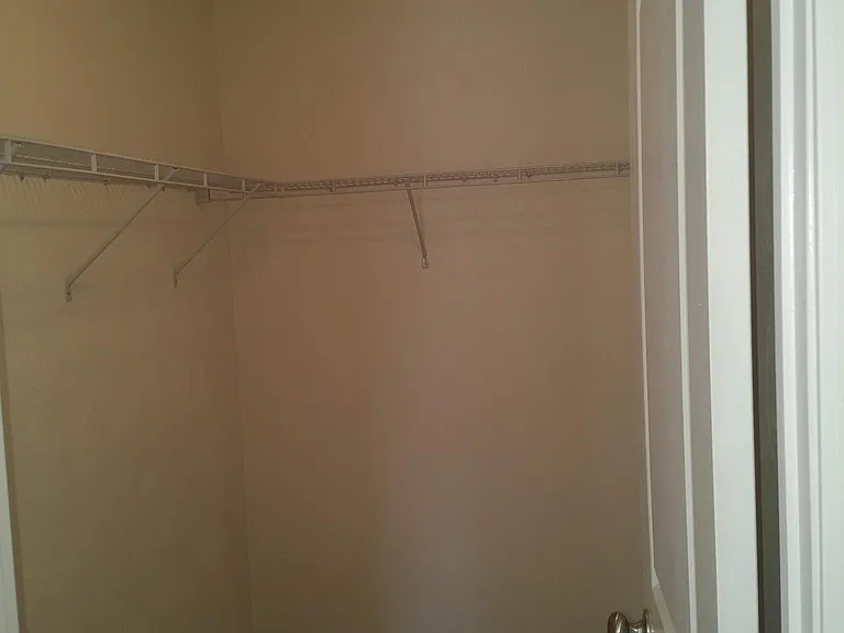 112 Oak Meadow Ln — Photo 32
