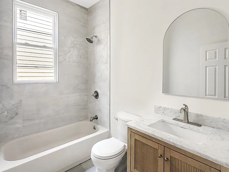 132 Bayview Ave #1 — Photo 11