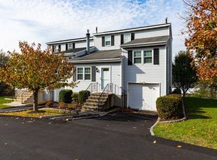 15 Hemlock Ct, Fishkill, NY 12524