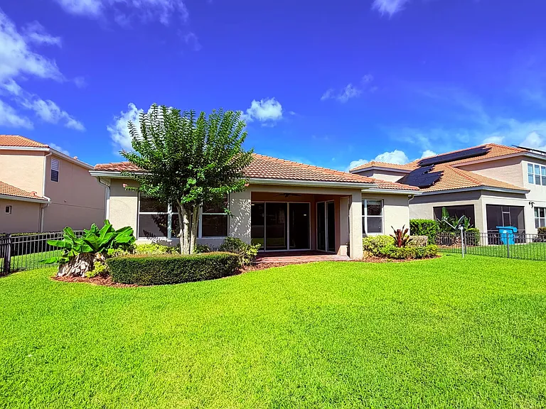 11867 Padua Ln — Photo 55