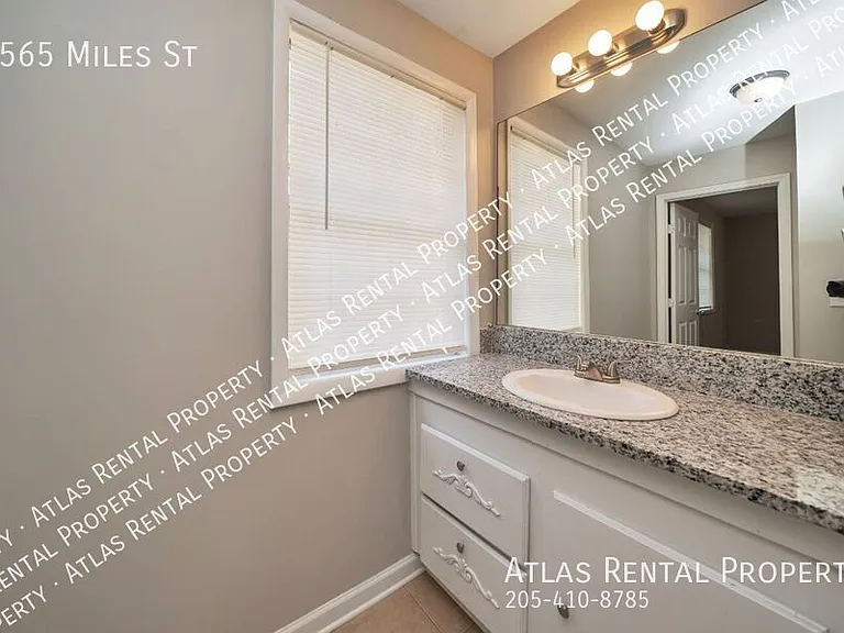 1565 Miles St — Photo 22
