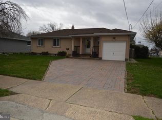 33 Walt Whitman Way, Hamilton, NJ 08690