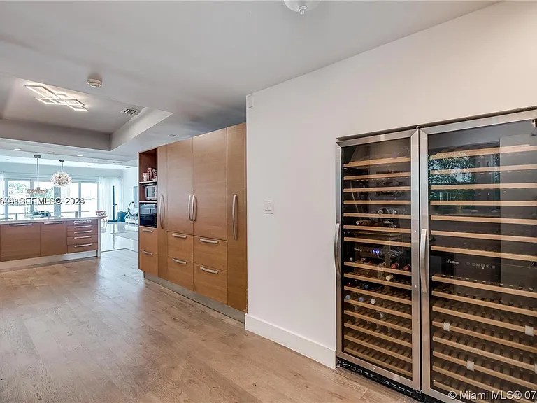 620 W Dilido Dr — Photo 3