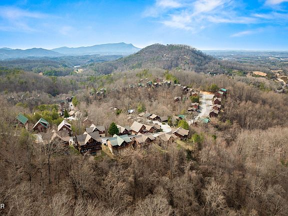 5th image of 1549 Bears Den Way