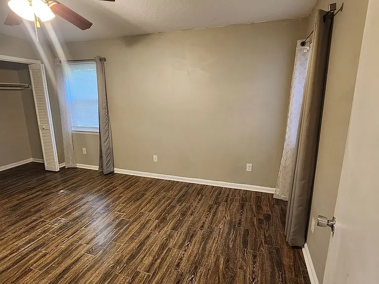 803 Madison Dr — Photo 17