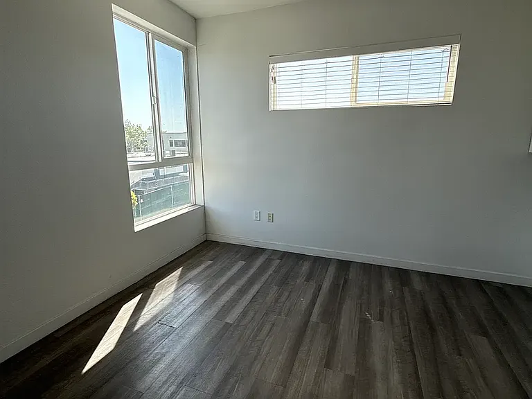 933 E Vernon Ave #2 — Photo 7