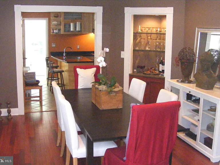 316 Locust Ave — Photo 7