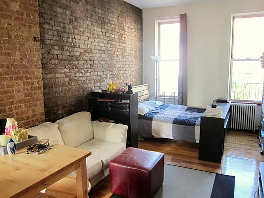 Rented by Chartwell Manhattan Realty | media 11