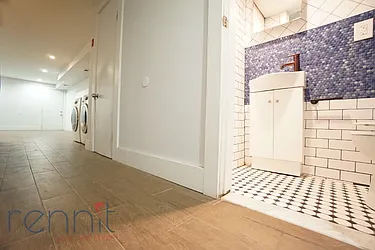 Rented by Rennit Inc.