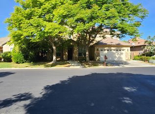 4479 N Emerald Peak Dr, Clovis, CA