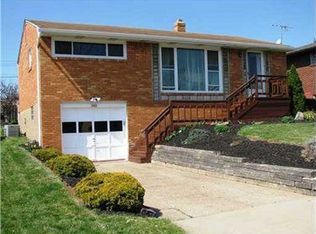 352 Livingston Rd, West Mifflin, PA 15122