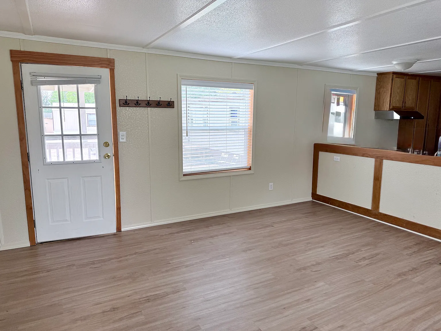 3 bed, 1120 sqft, $1,500 — Photo 2