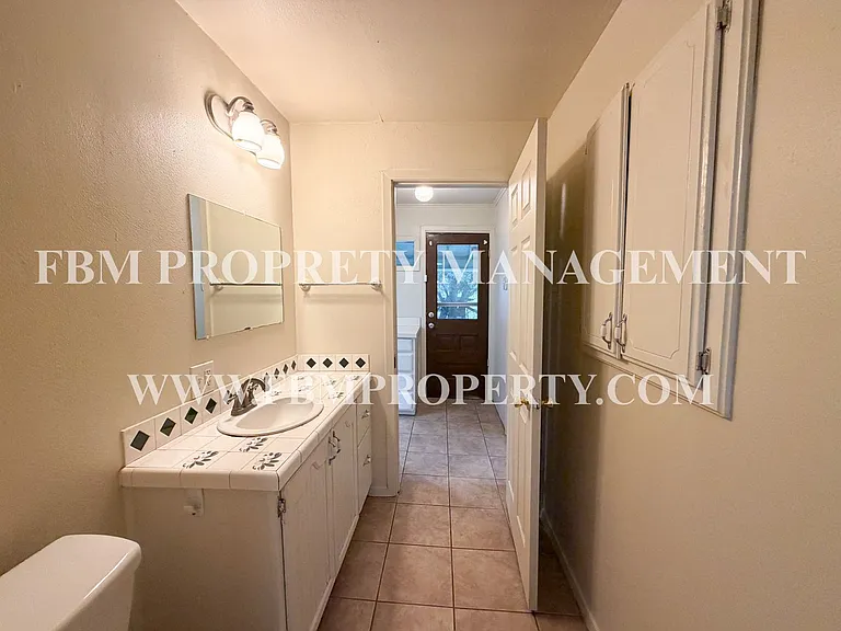 1526 E FM 813 — Photo 13