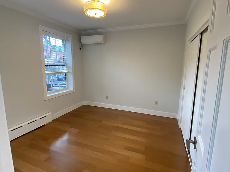 34-27 Crescent St #2 — Photo 20